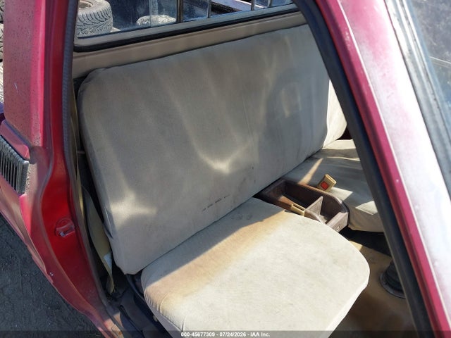 1982 Toyota Pickup / Cab Chassis 1/2 Ton Dlx მანქანა იყიდება აუქციონზე, vin: JT4RN44D1C0083536, აუქციონის ნომერი: 45677309