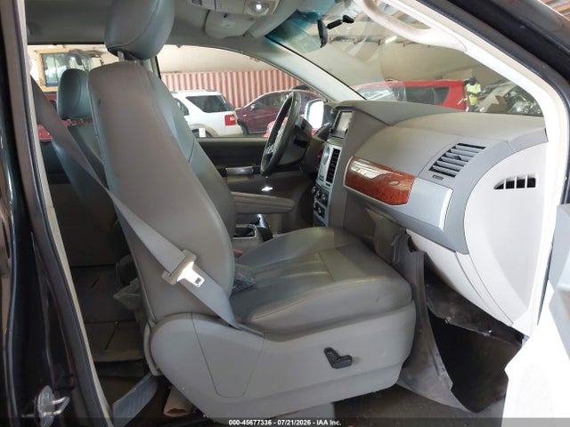 45677336 :رقم المزاد ، 2A8HR54P18R826993 vin ، 2008 Chrysler Town & Country Touring مزاد بيع