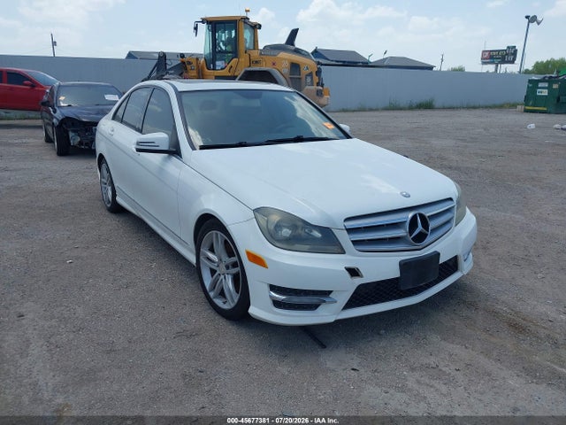 Продаж на аукціоні авто 2013 Mercedes-benz C 250 Sport, vin: WDDGF4HB2DR262894, номер лоту: 45677381