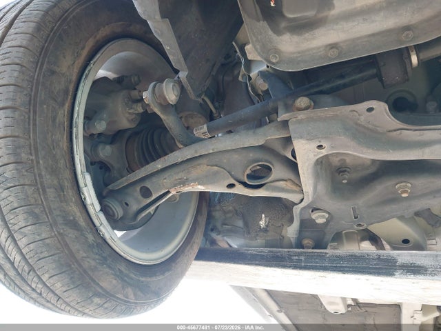 VNKKTUD31JA097577 Toyota Yaris L/le/se
