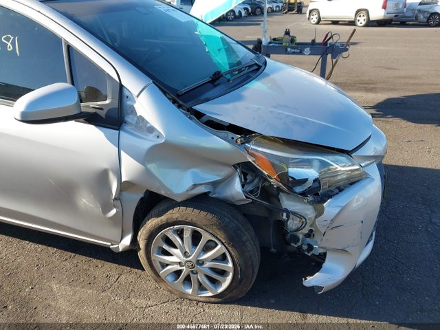 VNKKTUD31JA097577 Toyota Yaris L/le/se
