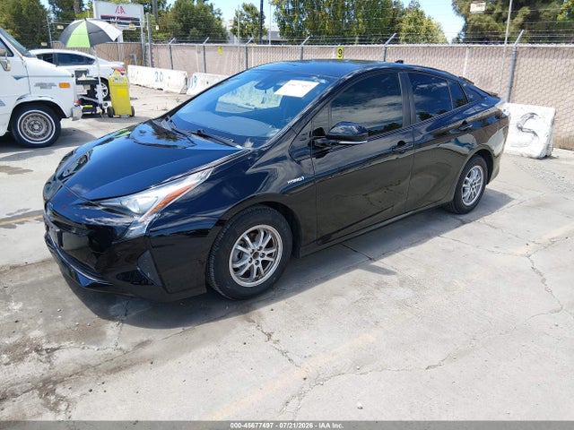 Toyota Prius Two 2017 JTDKBRFU0H3056337 Image 2