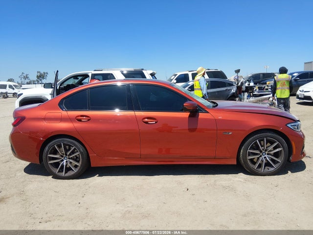 45677506 :رقم المزاد ، 3MW5P7J03N8C36256 vin ، 2022 Bmw 330e مزاد بيع