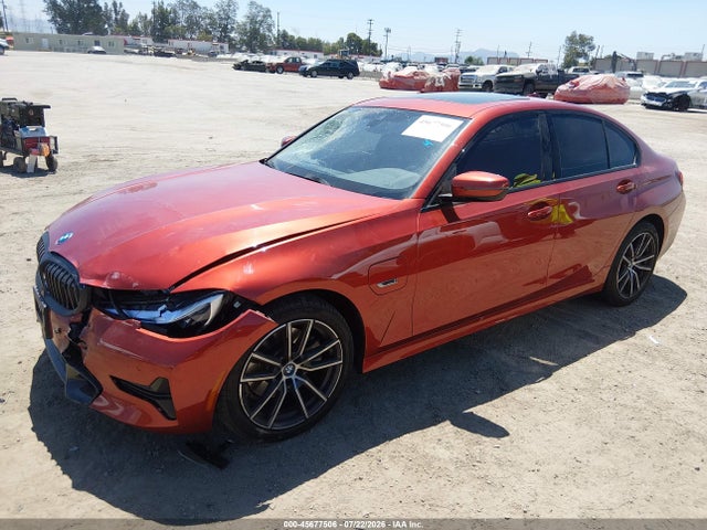 45677506 :رقم المزاد ، 3MW5P7J03N8C36256 vin ، 2022 Bmw 330e مزاد بيع