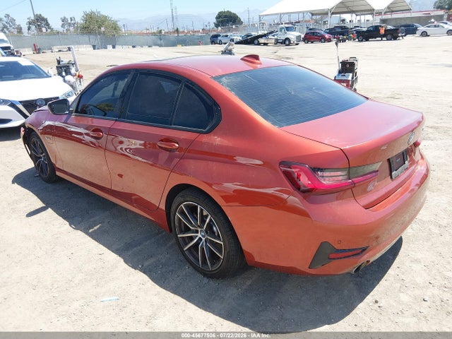 45677506 :رقم المزاد ، 3MW5P7J03N8C36256 vin ، 2022 Bmw 330e مزاد بيع