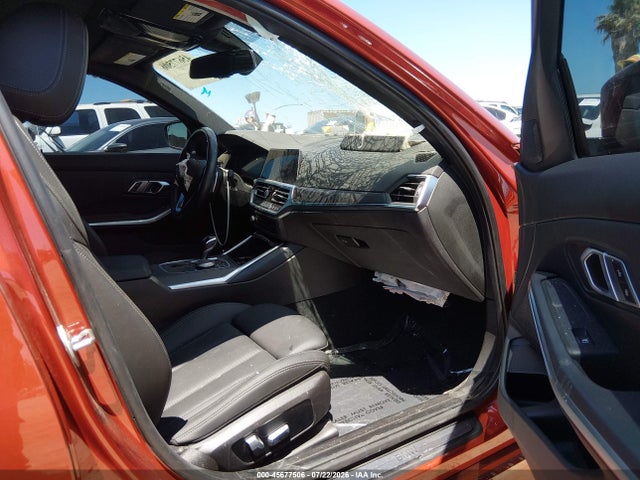 45677506 :رقم المزاد ، 3MW5P7J03N8C36256 vin ، 2022 Bmw 330e مزاد بيع
