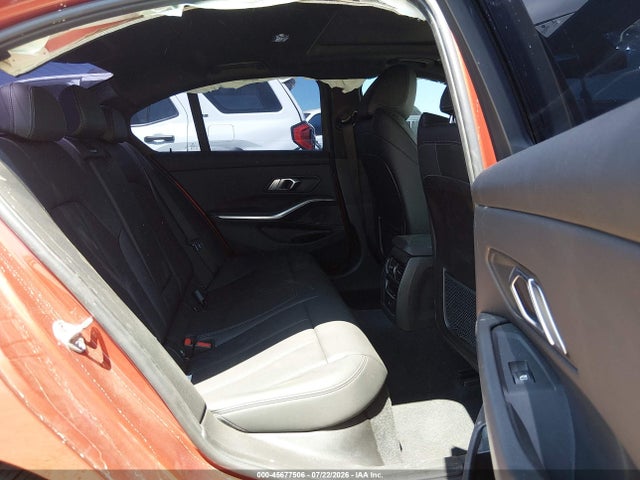 45677506 :رقم المزاد ، 3MW5P7J03N8C36256 vin ، 2022 Bmw 330e مزاد بيع