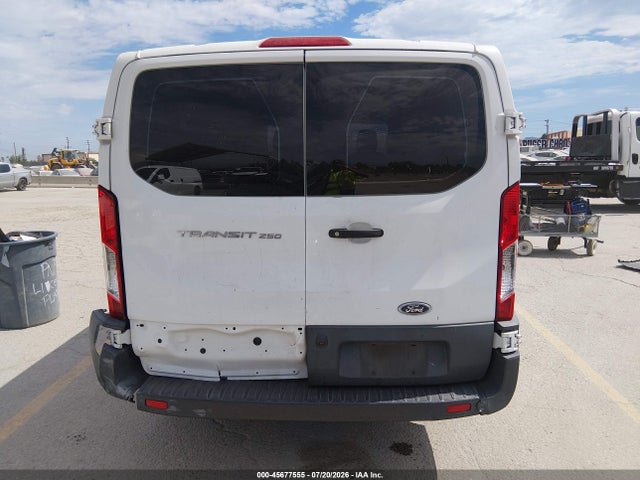 Ford Transit-250 2018 1FTYR1YM4JKA59001 Image 16
