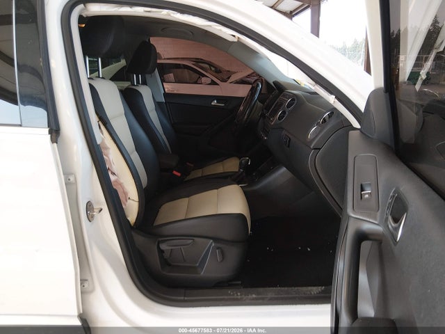 WVGBV7AX1GW574544 Volkswagen TIGUAN SE