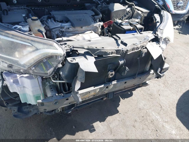 Toyota Rav4 Xle 2018 2T3WFREV0JW482581 Image 18