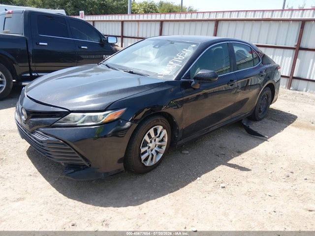 45677654 :رقم المزاد ، 4T1B11HK1JU535099 vin ، 2018 Toyota Camry L مزاد بيع