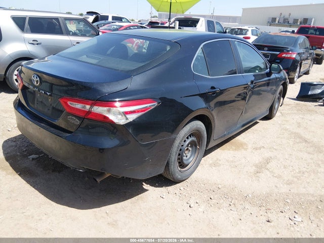 45677654 :رقم المزاد ، 4T1B11HK1JU535099 vin ، 2018 Toyota Camry L مزاد بيع