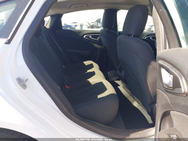 1C3CCCAB4GN154203 Chrysler 200 Limited