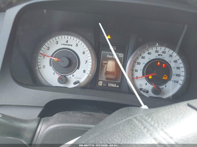 5TDXZ3DC5JS947995 Toyota Sienna Se 8 Passenger