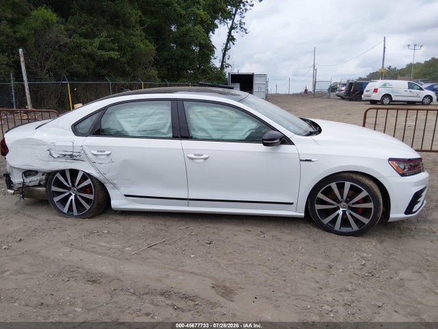 2018 Volkswagen Passat 3.6l V6 Gt მანქანა იყიდება აუქციონზე, vin: 1VWJM7A38JC047977, აუქციონის ნომერი: 45677733
