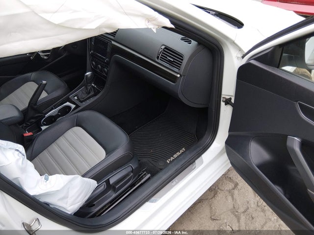 2018 Volkswagen Passat 3.6l V6 Gt მანქანა იყიდება აუქციონზე, vin: 1VWJM7A38JC047977, აუქციონის ნომერი: 45677733
