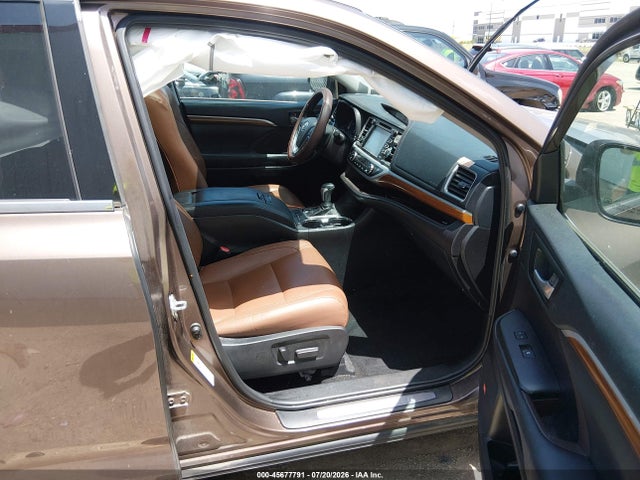 2019 Toyota Highlander Limited მანქანა იყიდება აუქციონზე, vin: 5TDYZRFH8KS294595, აუქციონის ნომერი: 45677791