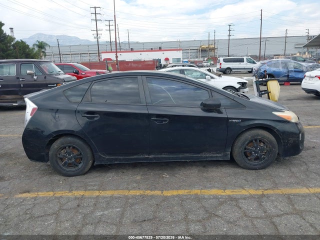 2013 Toyota Prius Three მანქანა იყიდება აუქციონზე, vin: JTDKN3DU4D5646711, აუქციონის ნომერი: 45677829