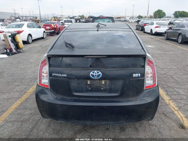 2013 Toyota Prius Three მანქანა იყიდება აუქციონზე, vin: JTDKN3DU4D5646711, აუქციონის ნომერი: 45677829