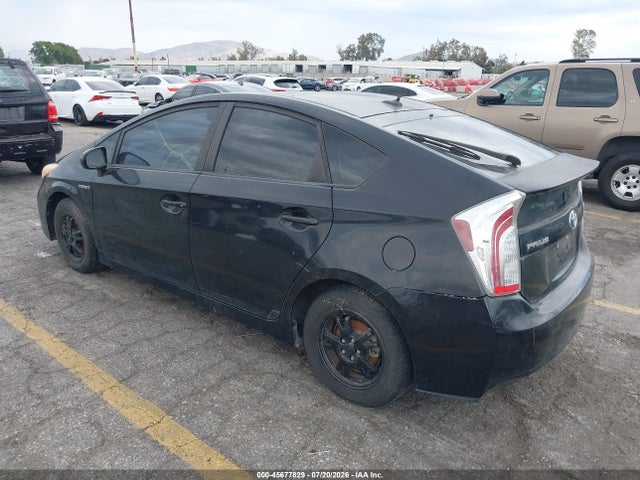 2013 Toyota Prius Three მანქანა იყიდება აუქციონზე, vin: JTDKN3DU4D5646711, აუქციონის ნომერი: 45677829