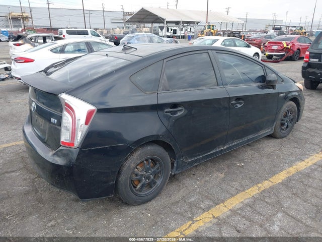 2013 Toyota Prius Three მანქანა იყიდება აუქციონზე, vin: JTDKN3DU4D5646711, აუქციონის ნომერი: 45677829
