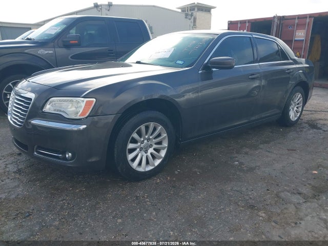 Продажа на аукционе авто 2013 Chrysler 300 Motown, vin: 2C3CCAAG2DH743139, номер лота: 45677838