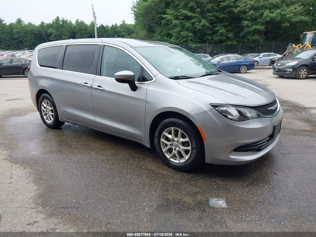45677944 :رقم المزاد ، 2C4RC1CG0LR216180 vin ، 2020 Chrysler Voyager Lx مزاد بيع