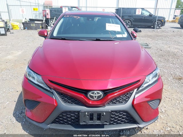 2018 Toyota Camry Se მანქანა იყიდება აუქციონზე, vin: 4T1B11HK0JU565470, აუქციონის ნომერი: 45677954