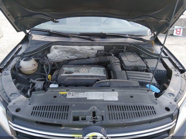 45678006 :رقم المزاد ، WVGBV7AXXGW029961 vin ، 2016 Volkswagen Tiguan S مزاد بيع