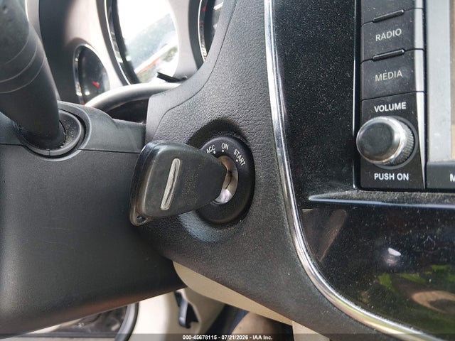 2011 Chrysler 200 Touring მანქანა იყიდება აუქციონზე, vin: 1C3BC2EG1BN531588, აუქციონის ნომერი: 45678115