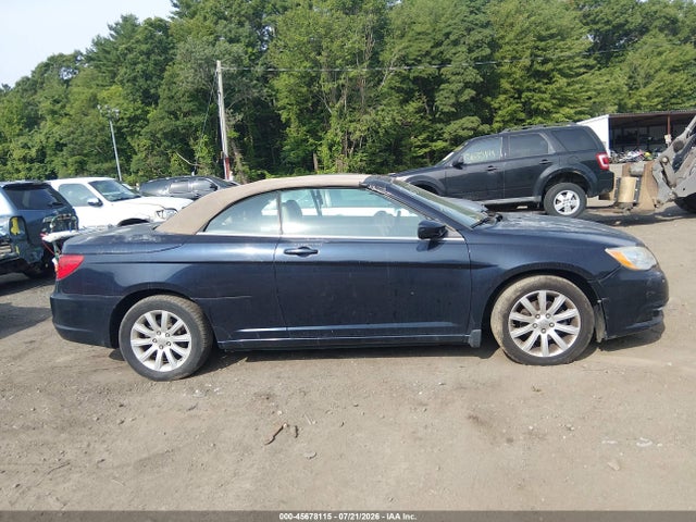 2011 Chrysler 200 Touring მანქანა იყიდება აუქციონზე, vin: 1C3BC2EG1BN531588, აუქციონის ნომერი: 45678115