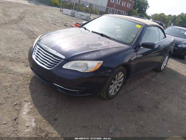 2011 Chrysler 200 Touring მანქანა იყიდება აუქციონზე, vin: 1C3BC2EG1BN531588, აუქციონის ნომერი: 45678115