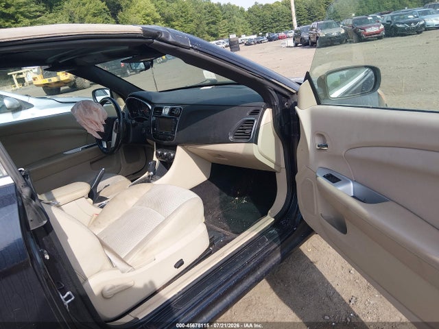 2011 Chrysler 200 Touring მანქანა იყიდება აუქციონზე, vin: 1C3BC2EG1BN531588, აუქციონის ნომერი: 45678115