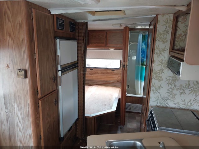 Auction sale of the 1983 Ford Econoline E350 Cutaway Van, vin: 1FDKE30L9DHB65876, lot number: 45678123