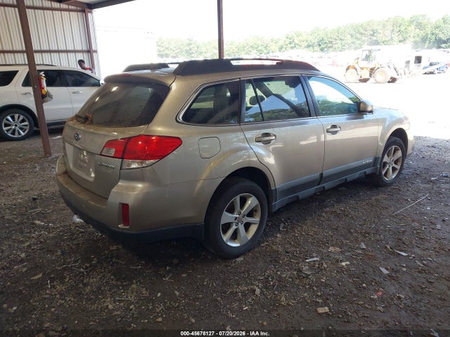 2014 Subaru Outback 2.5i Premium მანქანა იყიდება აუქციონზე, vin: 4S4BRBCCXE3262223, აუქციონის ნომერი: 45678127