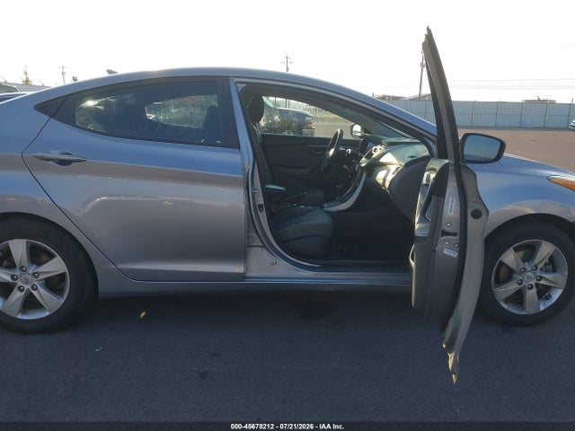Продаж на аукціоні авто 2013 Hyundai Elantra Gls, vin: KMHDH4AE5DU708931, номер лоту: 45678212
