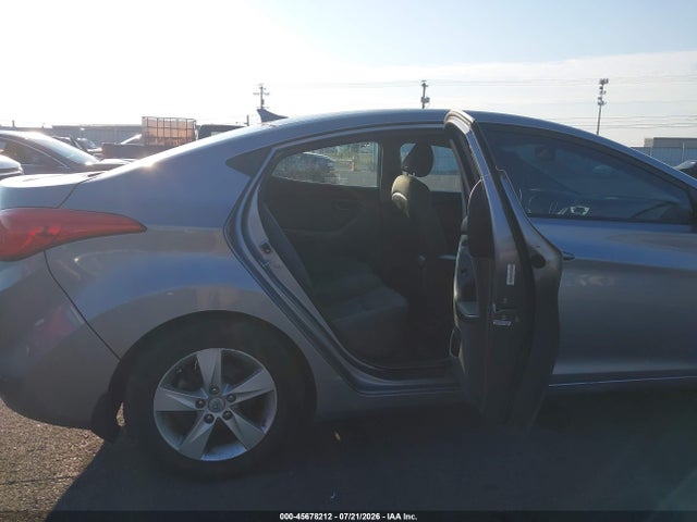 Продаж на аукціоні авто 2013 Hyundai Elantra Gls, vin: KMHDH4AE5DU708931, номер лоту: 45678212