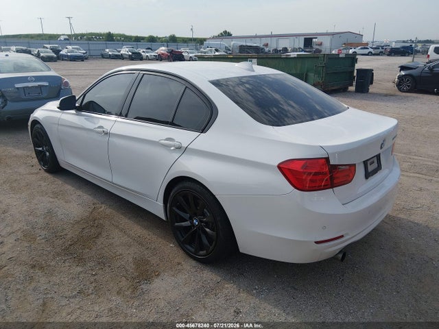 45678240 :رقم المزاد ، WBA3C3G51FNT51869 vin ، 2015 Bmw 320i Xdrive مزاد بيع