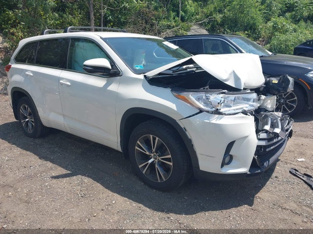 45678294 :رقم المزاد ، 5TDBZRFHXHS420325 vin ، 2017 Toyota Highlander Le Plus مزاد بيع
