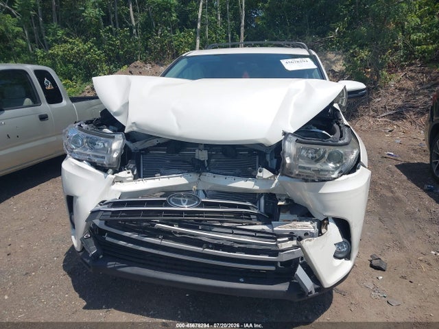 Продаж на аукціоні авто 2017 Toyota Highlander Le Plus, vin: 5TDBZRFHXHS420325, номер лоту: 45678294