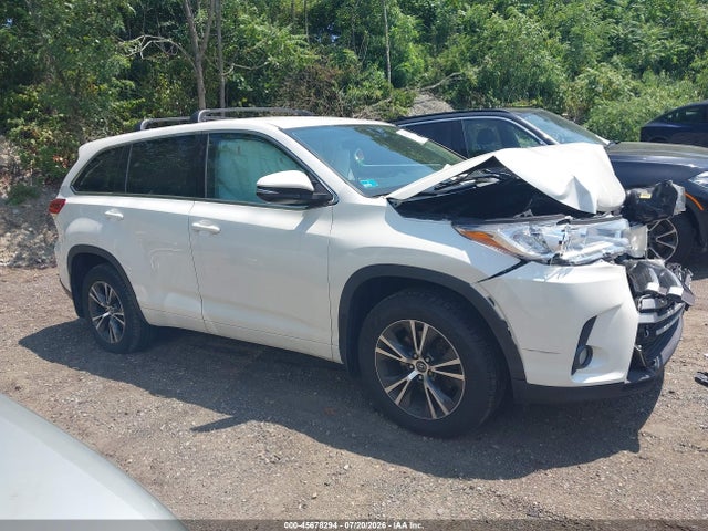 Продаж на аукціоні авто 2017 Toyota Highlander Le Plus, vin: 5TDBZRFHXHS420325, номер лоту: 45678294
