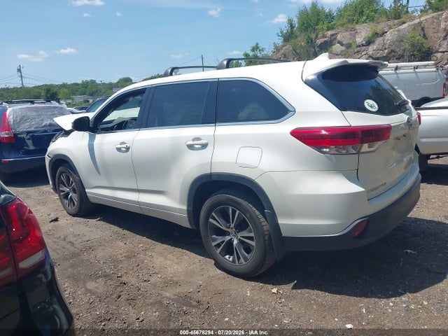 Продаж на аукціоні авто 2017 Toyota Highlander Le Plus, vin: 5TDBZRFHXHS420325, номер лоту: 45678294