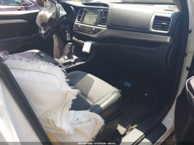 Продаж на аукціоні авто 2017 Toyota Highlander Le Plus, vin: 5TDBZRFHXHS420325, номер лоту: 45678294