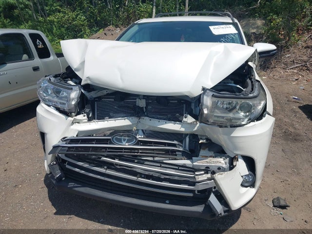 Продаж на аукціоні авто 2017 Toyota Highlander Le Plus, vin: 5TDBZRFHXHS420325, номер лоту: 45678294