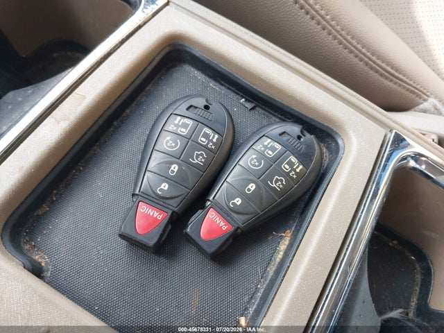 Продаж на аукціоні авто 2016 Chrysler Town & Country Touring-l Anniversary Edition, vin: 2C4RC1CG2GR104440, номер лоту: 45678331