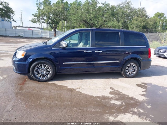 Продаж на аукціоні авто 2016 Chrysler Town & Country Touring-l Anniversary Edition, vin: 2C4RC1CG2GR104440, номер лоту: 45678331