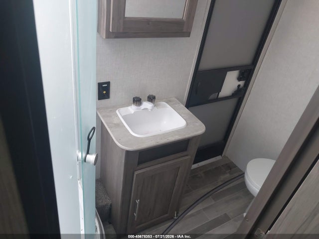 2022 Keystone Rv Zinger მანქანა იყიდება აუქციონზე, vin: 4YDTZRR25NS370204, აუქციონის ნომერი: 45678353
