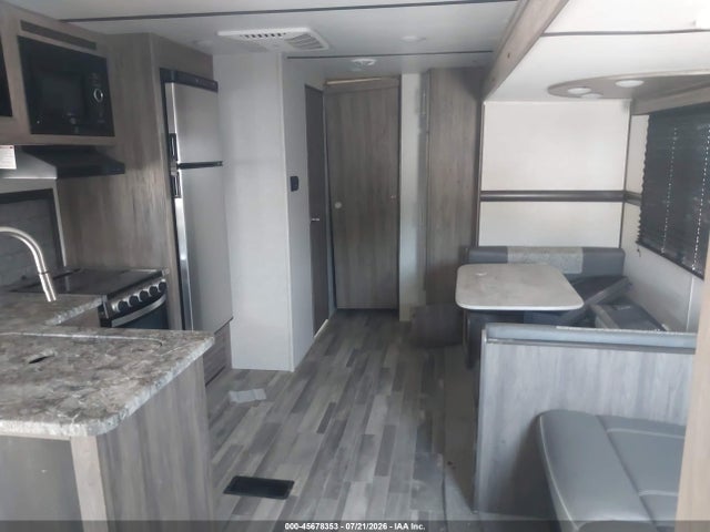 2022 Keystone Rv Zinger მანქანა იყიდება აუქციონზე, vin: 4YDTZRR25NS370204, აუქციონის ნომერი: 45678353