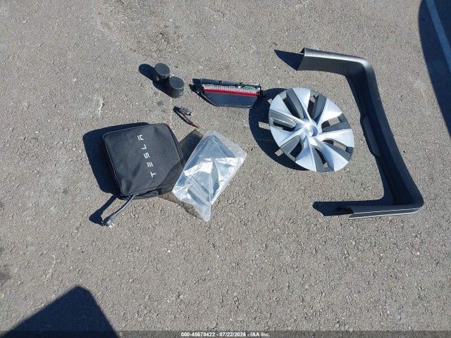 Auction sale of the 2022 Tesla Model Y Long Range Dual Motor All-wheel Drive, vin: 7SAYGDEE5NF314622, lot number: 45678422