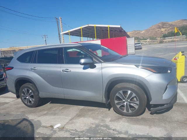 Toyota Highlander Xle 2022 5TDHZRAH1NS103515 Image 13